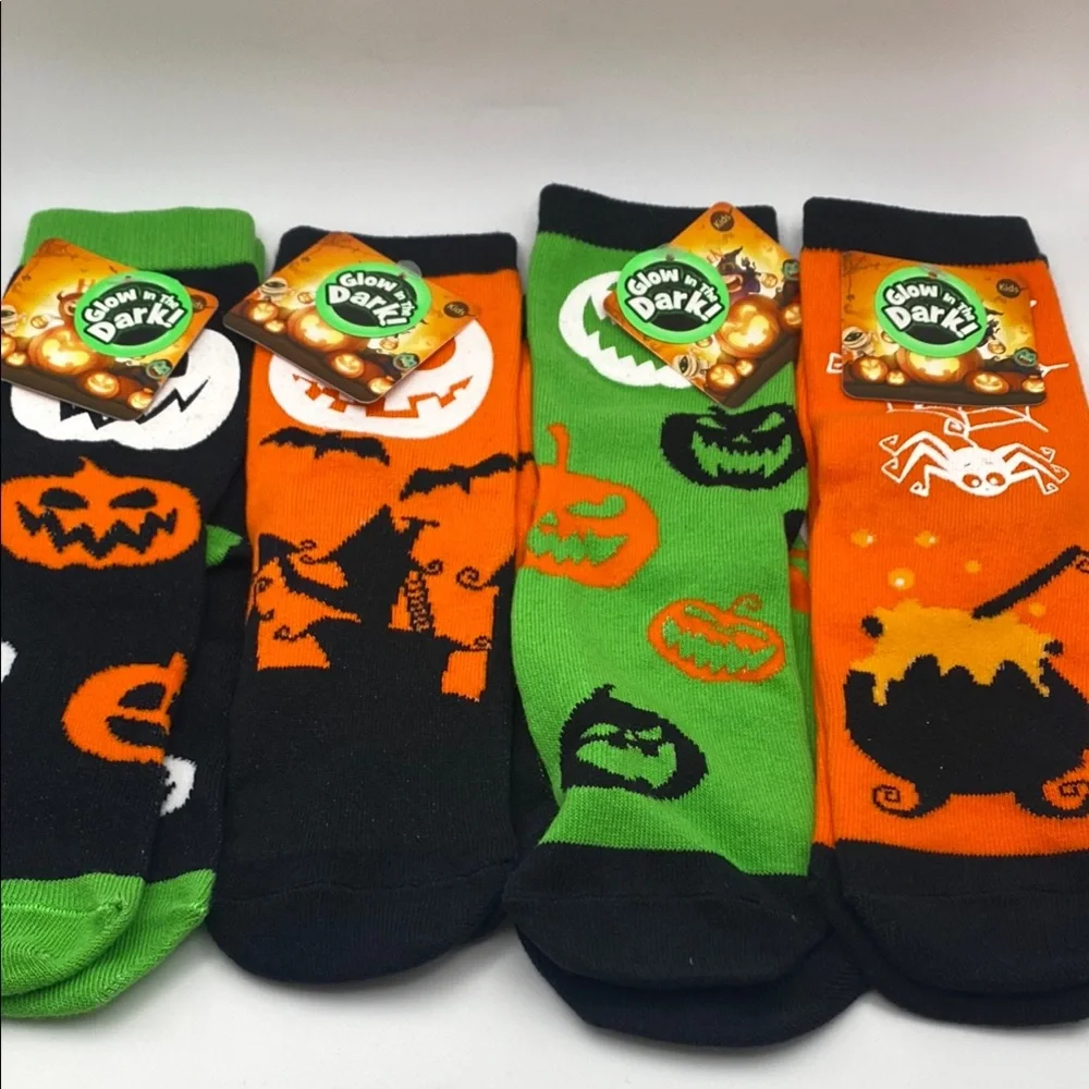 NWTSpooky Spooky Halloween Themed Kids Glow In The Dark Socks One Size Fits Most
